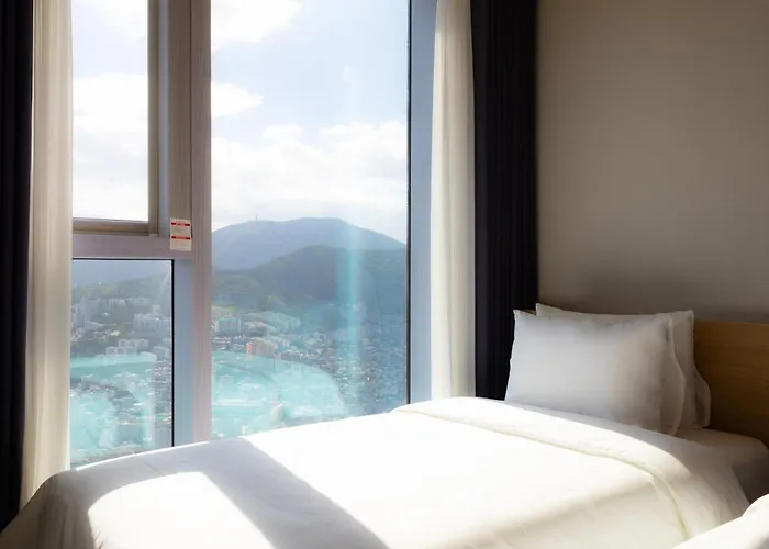Brown Station Apartament Pusan