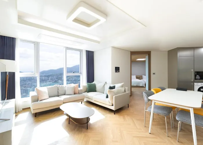 Brown Station Apartament *